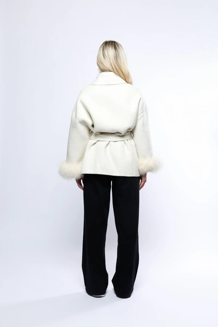 Manteau enveloppant | bordure en fausse fourrure, style oversize