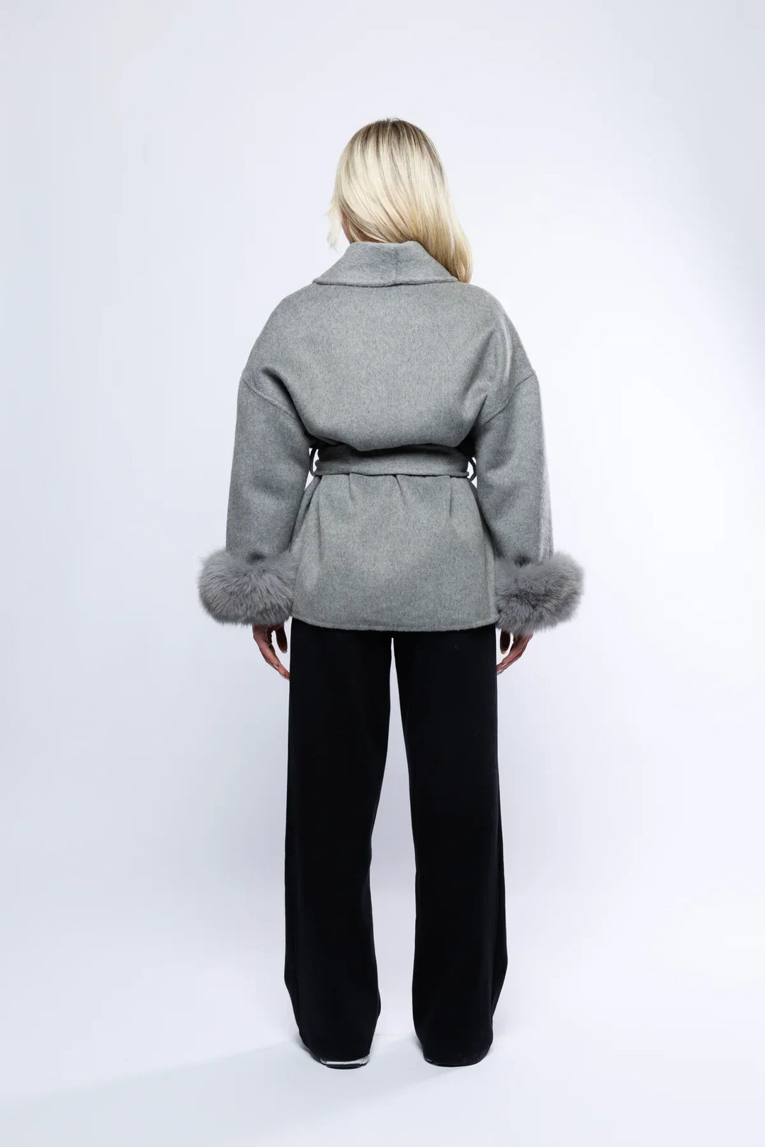Manteau enveloppant | bordure en fausse fourrure, style oversize
