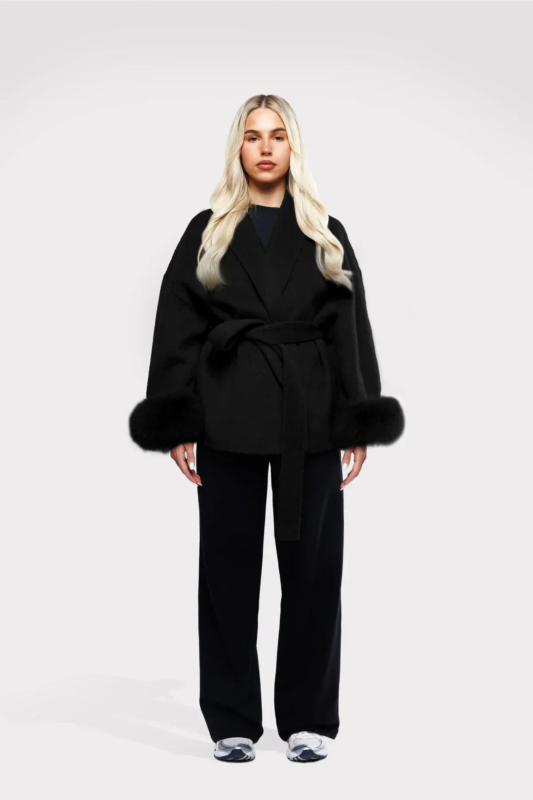 Manteau enveloppant | bordure en fausse fourrure, style oversize