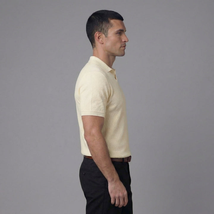 Pull à col roulé structuré pour homme avec encolure en V
